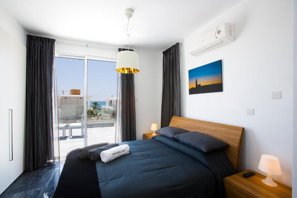 Paradise Cove Luxurious Beach Villas Paphos Habitación foto